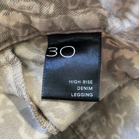 Anthropologie Pilcro Flocked High-Rise Jean Pants Floral Design Size 30 - Picture 8 of 8